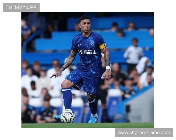 切尔西更衣室风波升级斯特林与恩佐训练场发生激烈冲突 切尔西更衣室风波升级斯特林与恩佐训练场发生激烈冲突