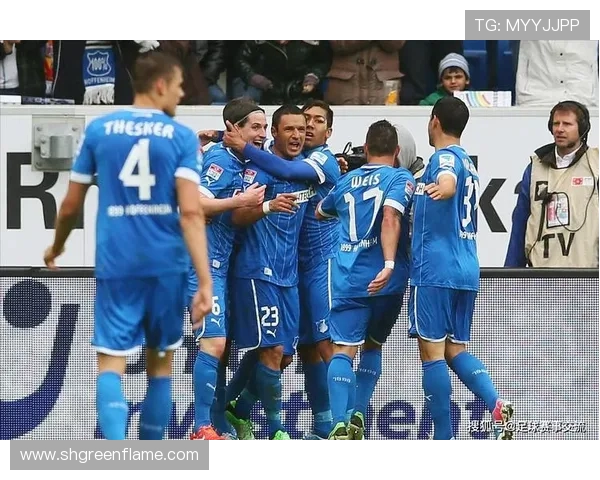 格拉纳达主场迎战马洛卡争夺西甲宝贵积分的精彩对决 格拉纳达主场迎战马洛卡争夺西甲宝贵积分的精彩对决