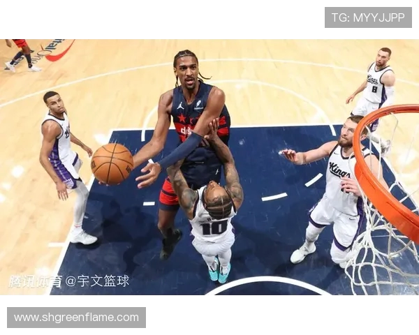 火箭队与爵士队激战半决赛首场争夺季后赛晋级的关键胜利