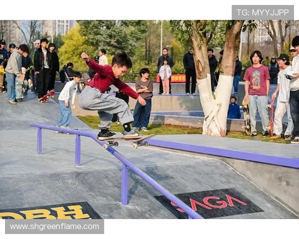 重庆滑板队在极限运动联赛中以87分领先其他队伍展现强大实力