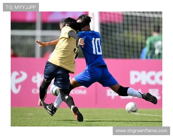 上海足球队灵活性变革引发热议探索新战术与团队协作的未来发展 上海足球队灵活性变革引发热议探索新战术与团队协作的未来发展